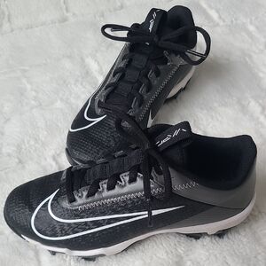 Nike Black and Gray Sports Shoes